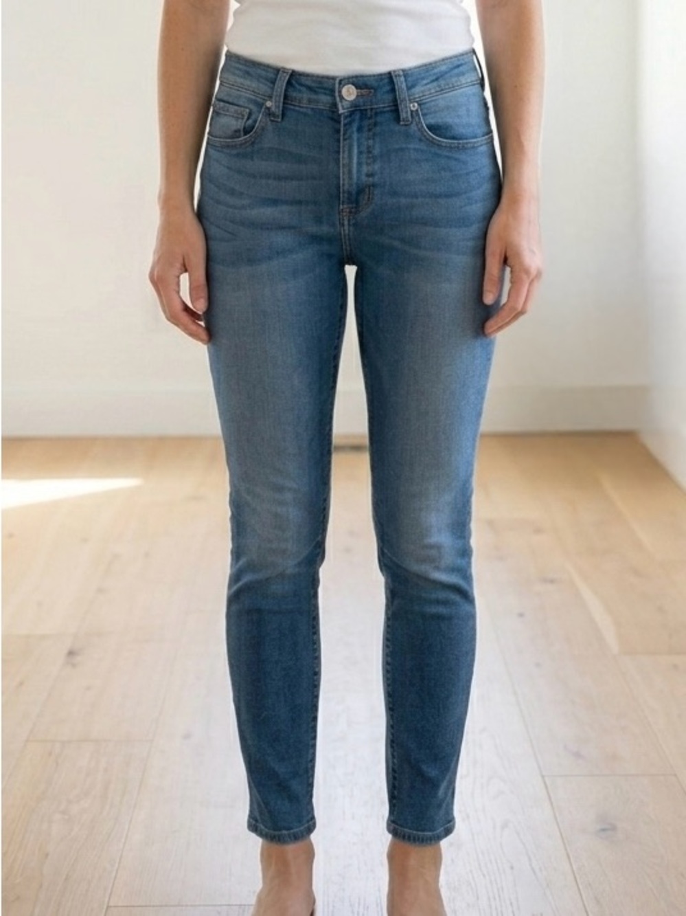 Hudson Krista Ankle Super Skinny Jeans 30 Medium Wash Denim Mid Rise 27.5 Inseam